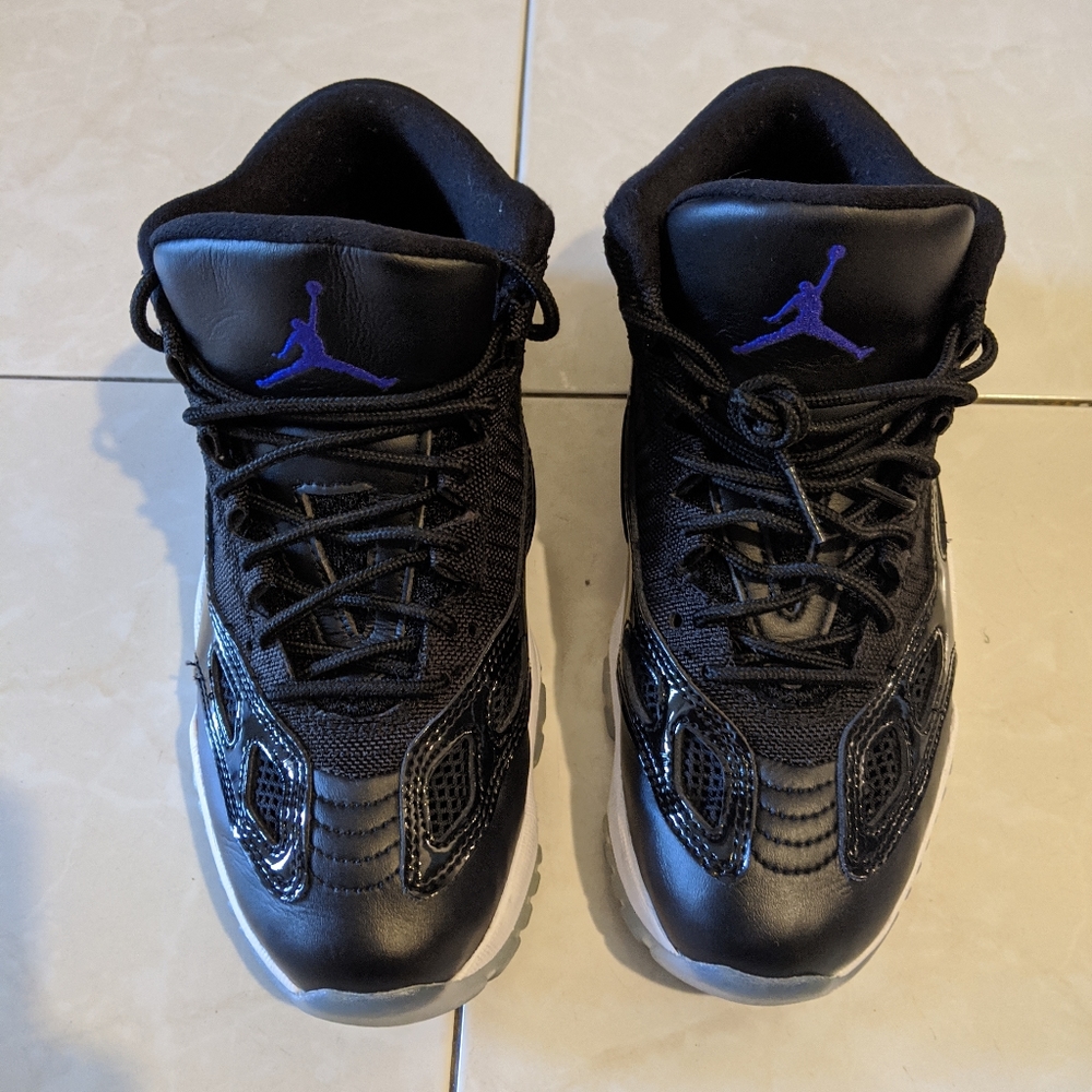 Air Jordan Space Jam Retro 11 Low (Size 7)